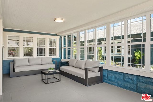 251 S Ardmore Avenue, Los Angeles CA: https://media.crmls.org/mediaz/9ceea179-7de3-452c-908a-715227c35c02.jpg