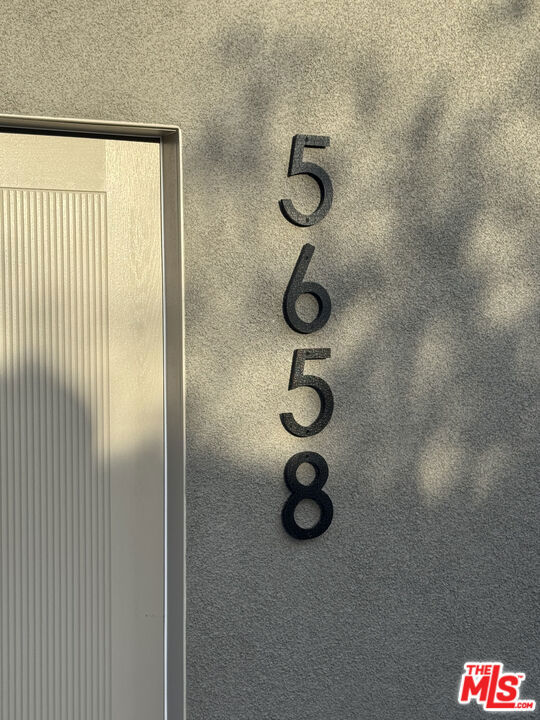 https://media.crmls.org/mediaz/9cef0eb8-4df6-41df-aa7e-d280f48afa06.jpg?preset=X-Large