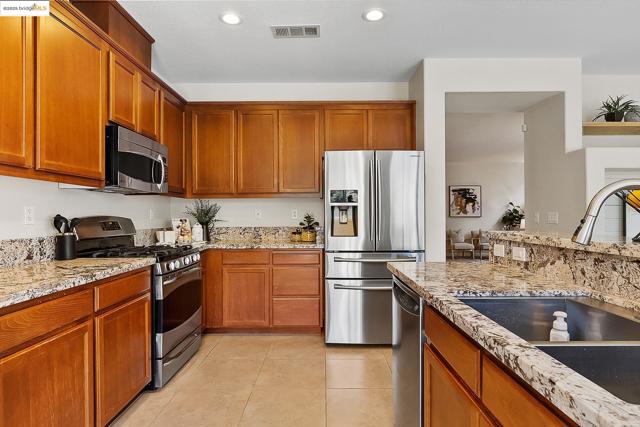 3680 Mallard Ct, Antioch CA: https://media.crmls.org/mediaz/9cef161a-43f3-4208-be7d-3ae6394f7e60.jpg