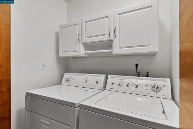 1383 Hull Ln, Martinez CA: https://media.crmls.org/mediaz/9cefaf42-3cc6-453a-b4d8-b7419b69e7f5.jpg