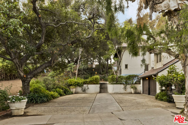Drew Fenton | 271 Beloit Avenue Los Angeles CA | MLS: 7455926