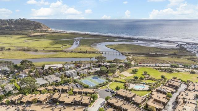 12859 Caminito del Canto, Del Mar CA: https://media.crmls.org/mediaz/9cf23283-04c6-48ba-9120-acaff60f6b62.jpg