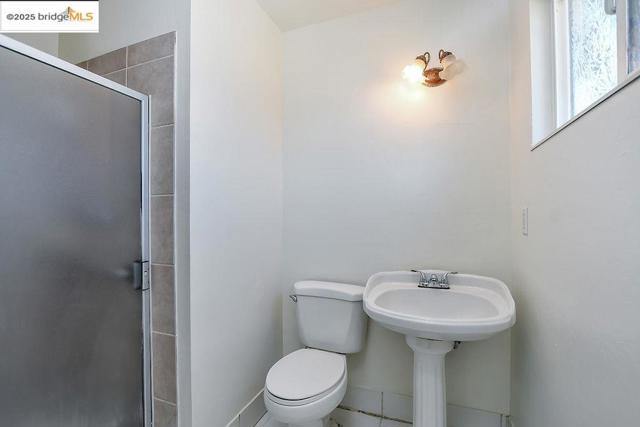 3026 El Monte Ct, Antioch CA: https://media.crmls.org/mediaz/9cf2745d-7043-425b-ace8-8eb44b492e81.jpg