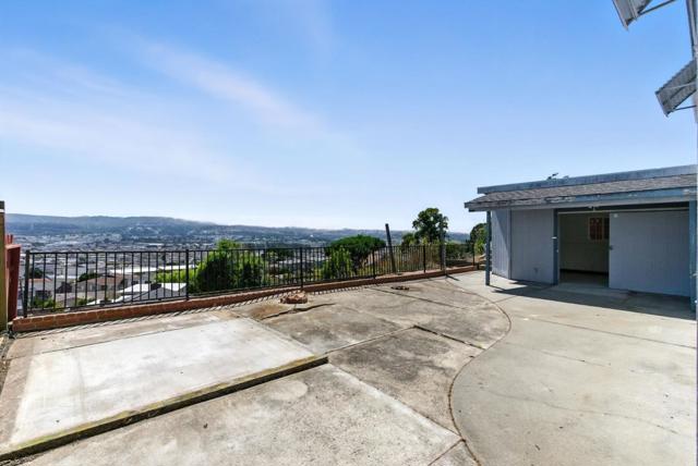 541 Diamond Avenue, South San Francisco CA: https://media.crmls.org/mediaz/9cf27f6d-5419-440c-9366-d8dc43f91848.jpg