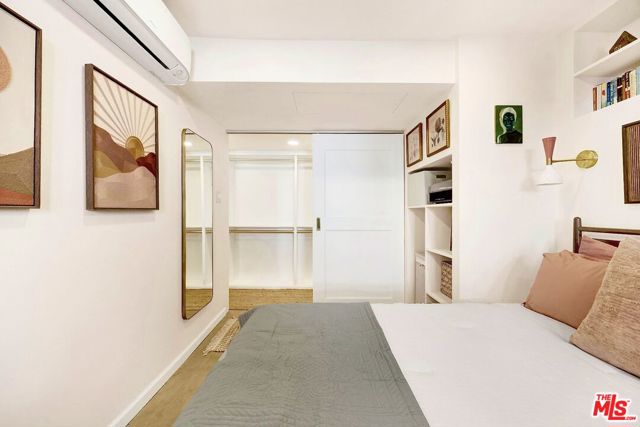 6182 Glen Oak Street, Los Angeles CA: https://media.crmls.org/mediaz/9cf296ca-cb1d-49c3-b9dc-0bdcd0697ded.jpg