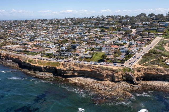 Image 17 of 35 For 741 Sunset Cliffs Boulevard