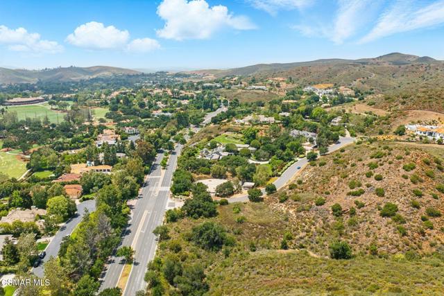 1600 Crown Ridge Court, Westlake Village CA: https://media.crmls.org/mediaz/9cf305df-1839-4c80-89e6-2b4b7a48aa49.jpg