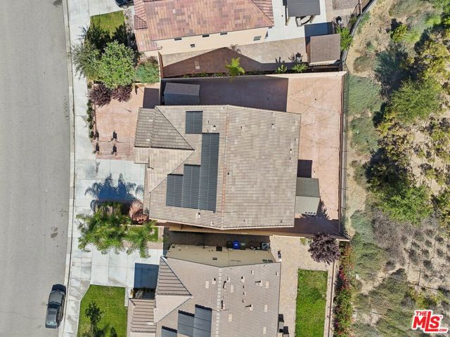 19317 Bension Drive, Santa Clarita CA: https://media.crmls.org/mediaz/9cf3ddb4-94a1-4b6f-a891-87f662cbf8c3.jpg