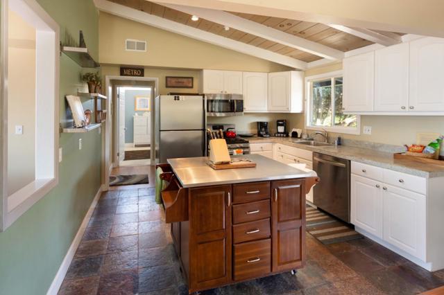 1267 Ocean View Boulevard, Pacific Grove CA: https://media.crmls.org/mediaz/9cf46980-6d45-4aa7-8165-832f1931fb77.jpg