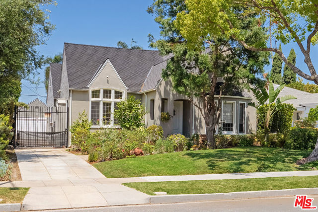 157 Poinsettia Place, Los Angeles, California 90036, 3 Bedrooms Bedrooms, ,2 BathroomsBathrooms,Single Family Residence,For Sale,Poinsettia,25499429