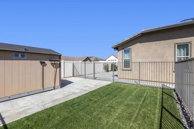 Detail Gallery Image 42 of 53 For 1749 Bowles Ct, Beaumont,  CA 92223 - 4 Beds | 3/1 Baths