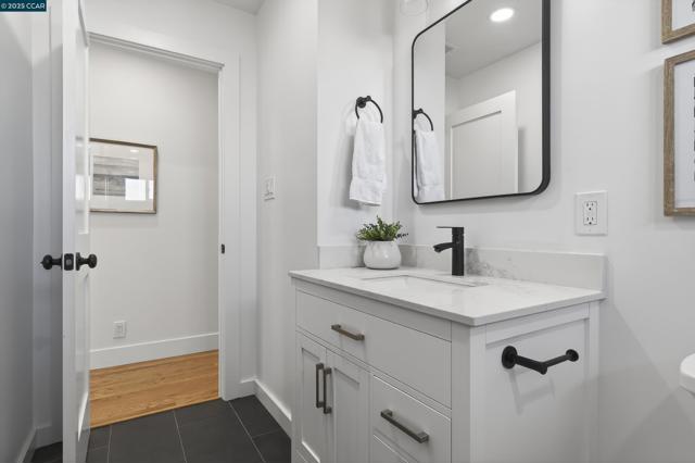 1264 Belfair Dr, Pinole CA: https://media.crmls.org/mediaz/9cf65c37-ee38-4d44-b19a-45149e9d7f5f.jpg