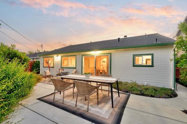 2077 Shoreview Avenue, San Mateo CA: https://media.crmls.org/mediaz/9cf6608b-6872-4323-90a8-28bc35b82acc.jpg