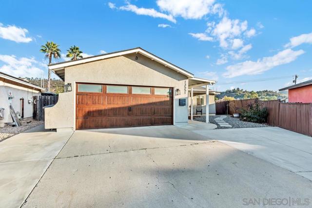 13551 Brett Harte, Lakeside CA: https://media.crmls.org/mediaz/9cf6840c-7798-40ef-b731-4d8a047fe63b.jpg