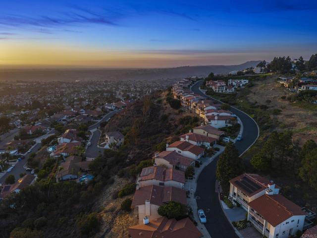 5968 Caminito De La Taza, San Diego CA: https://media.crmls.org/mediaz/9cf71263-f829-4c00-ae87-cedcdceff91c.jpg