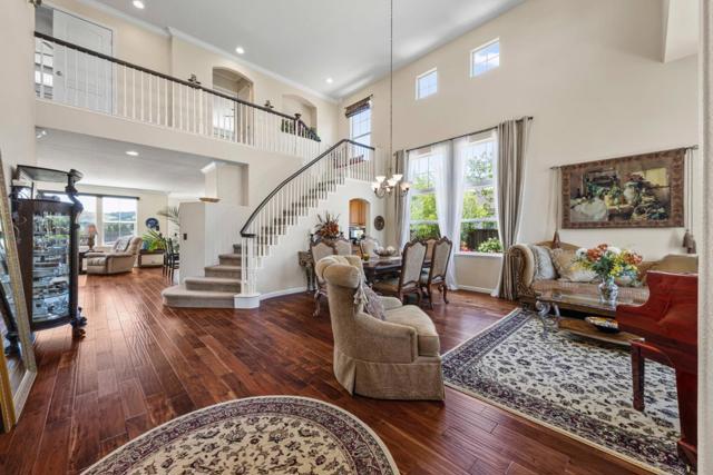 531 Via Vaquero Sur, San Juan Bautista CA: https://media.crmls.org/mediaz/9cf7495e-c2f9-47fb-89af-31fc8d8bff2f.jpg