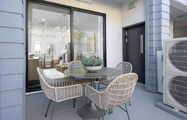 2419 Willow Drive, San Mateo CA: https://media.crmls.org/mediaz/9cf78f29-f8e9-4e99-8f6d-f73e37494bc7.jpg