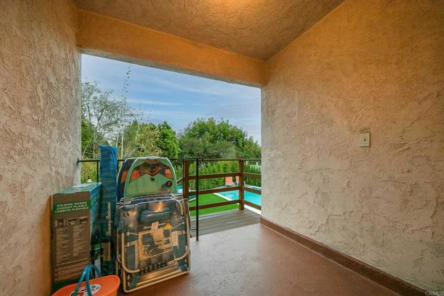 Detail Gallery Image 15 of 45 For 965 Rosecrans Street, San Diego,  CA 92106 - 4 Beds | 2/3 Baths