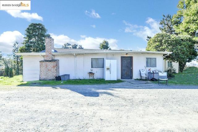 4058 Treat Boulevard, Concord CA: https://media.crmls.org/mediaz/9cf87972-5d75-47a1-b380-5432585cd03a.jpg