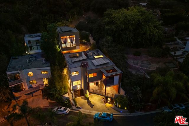 2222 Bancroft Avenue, Los Angeles CA: https://media.crmls.org/mediaz/9cf94f33-933b-4b56-8923-313150e54f03.jpg