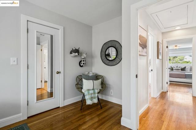 5490 Kales AVE, Oakland CA: https://media.crmls.org/mediaz/9cf993cd-ba0d-445a-87a5-283c3465af00.jpg
