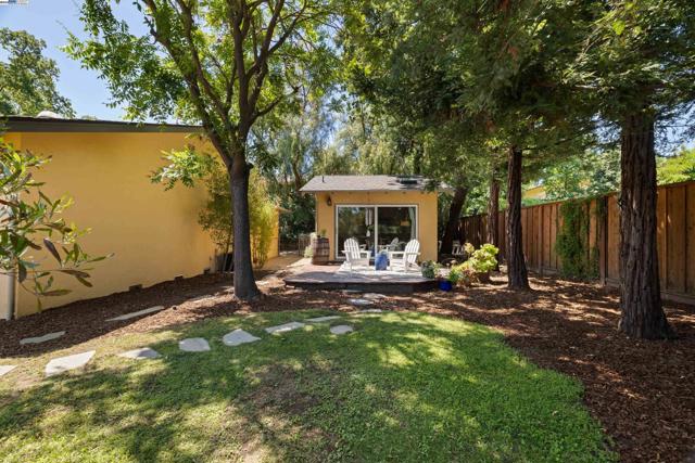 4457 LINDA WAY, Pleasanton CA: https://media.crmls.org/mediaz/9cfa0800-8513-46f5-9263-73c50bde60a4.jpg
