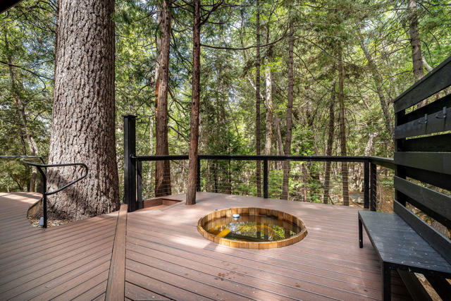 24542 Fern Valley Road, Idyllwild CA: https://media.crmls.org/mediaz/9cfa76c1-6afa-4665-957a-2673dce3d578.jpg