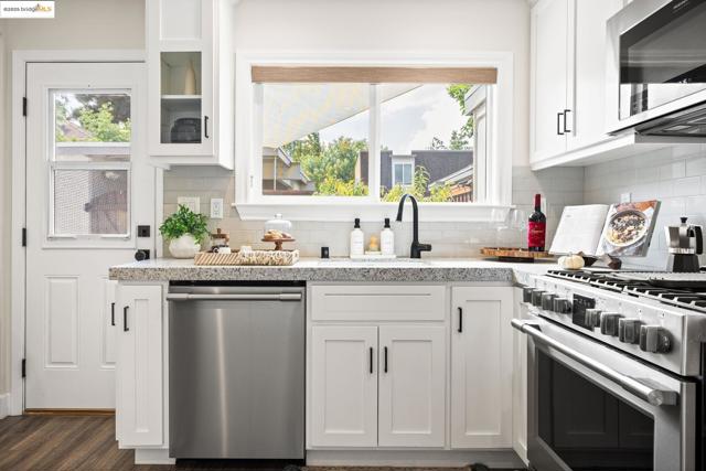 1515 Schenone Ct, Concord CA: https://media.crmls.org/mediaz/9cfa776b-e044-4da0-b307-087b863ad817.jpg