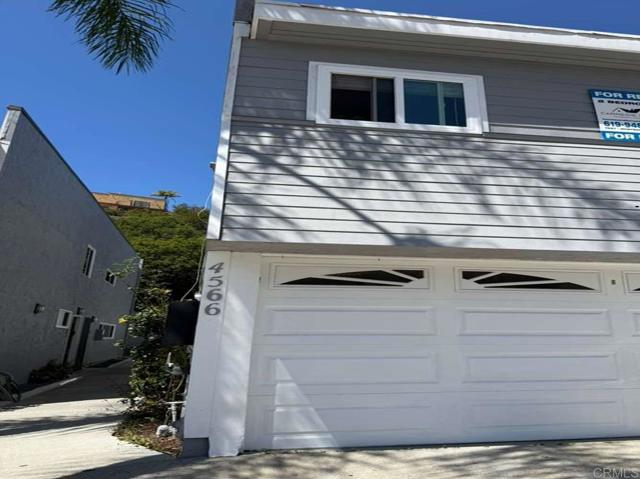 Detail Gallery Image 5 of 43 For 4566 Cove Dr #D,  Carlsbad,  CA 92008 - 2 Beds | 2 Baths