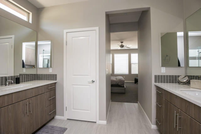 82800 Kingsboro Lane, Indio CA: https://media.crmls.org/mediaz/9cfc1efd-e65b-48c6-8b39-7c0037b737fd.jpg