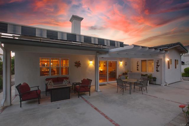 1911 La Subida Way, San Marcos CA: https://media.crmls.org/mediaz/9cfc6c79-338b-45e0-bca6-98066928e162.jpg