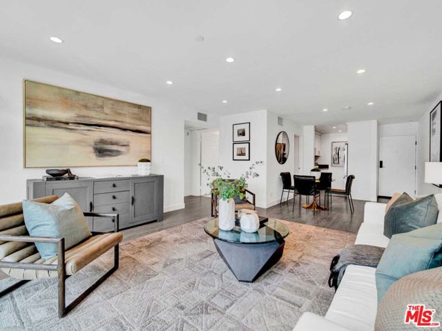 725 N Alfred Street, Los Angeles CA: https://media.crmls.org/mediaz/9cfd5298-2b7b-4ae3-a91e-2fb7e32ceb86.jpg