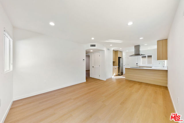 954 North San Vicente Boulevard, 6 photo 10