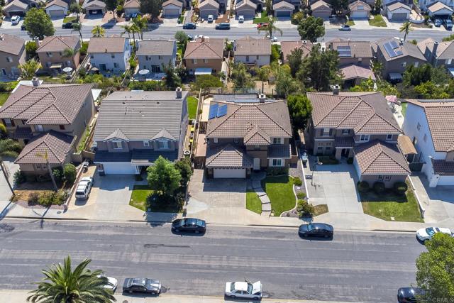 858 Via Barquero, San Marcos CA: https://media.crmls.org/mediaz/9cfdd9ba-74bb-4e89-8039-38bc45e44090.jpg
