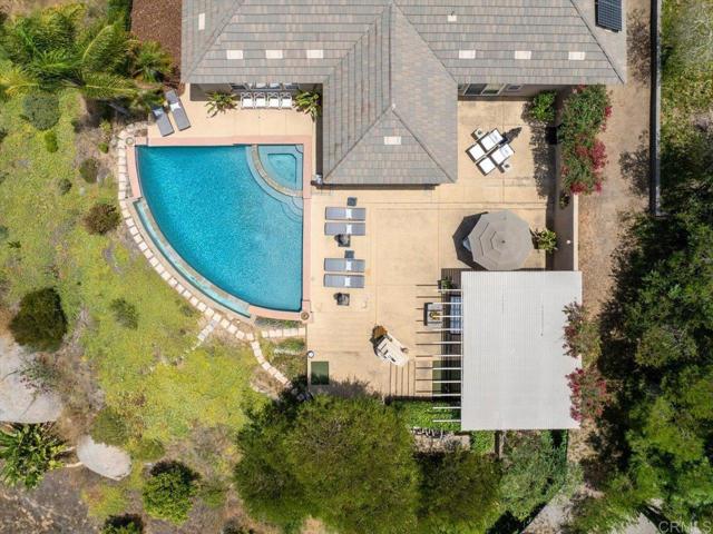 31662 Orange Blossom Ct, Valley Center CA: https://media.crmls.org/mediaz/9cfec3f3-f283-46f0-9f40-adb47fed8e6c.jpg