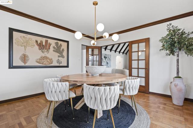 1048 Annerley Rd, Oakland CA: https://media.crmls.org/mediaz/9cfee57c-65a7-4df6-a06f-7782df6aa04b.jpg