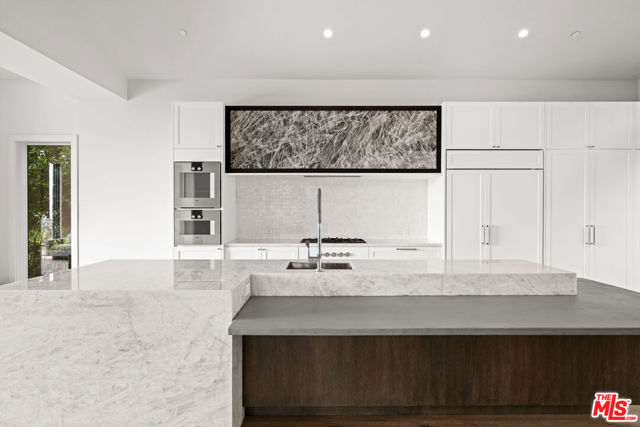 1324 Monument Street, Pacific Palisades CA: https://media.crmls.org/mediaz/9cff0ecd-bc00-4fd2-bbad-ba2f13a47796.jpg