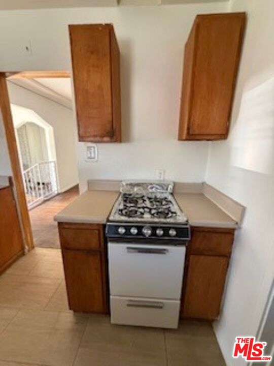 13103 Vaughn Street photo 6