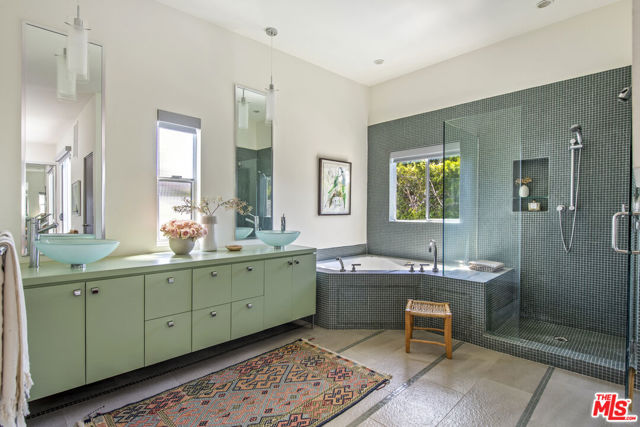 4947 Varna Avenue, Sherman Oaks CA: https://media.crmls.org/mediaz/9cffa02a-295d-443a-a08a-c17db35be5bc.jpg