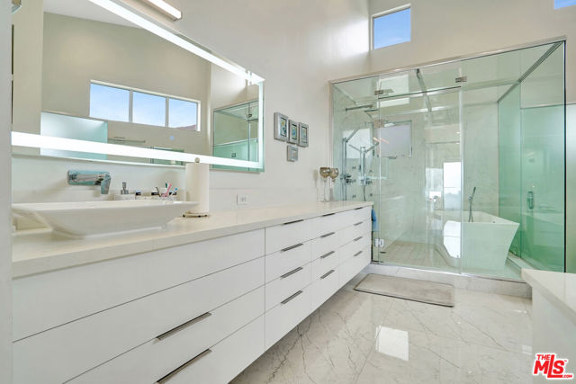 28405 Via Acero Street, Malibu CA: https://media.crmls.org/mediaz/9cffbf2a-40c2-4bf6-9647-1c0441c2a6d9.jpg