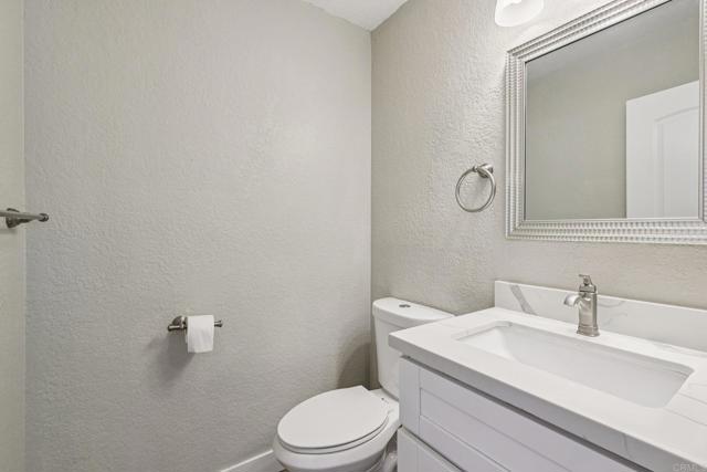 Detail Gallery Image 11 of 34 For 1110 Gaucho Pl, Escondido,  CA 92029 - 3 Beds | 2/1 Baths