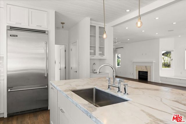 4525 Melbourne Avenue, Los Angeles CA: https://media.crmls.org/mediaz/9d00a3a9-a13b-4889-a74f-647a997f6a41.jpg