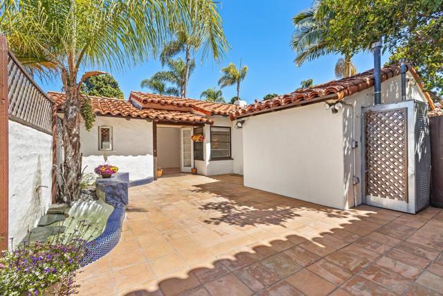 412 G Avenue, Coronado CA: https://media.crmls.org/mediaz/9d00e6f2-8072-4a8b-8b21-6279cbb2afd3.jpg