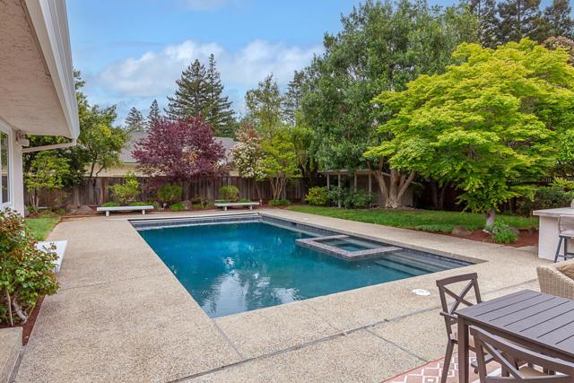 24139 Summerhill Avenue, Los Altos CA: https://media.crmls.org/mediaz/9d0152ba-3d8f-4b8a-89fe-c201f34daba6.jpg