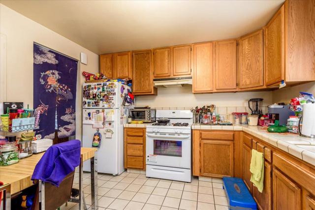 1931 Palm Avenue, San Mateo CA: https://media.crmls.org/mediaz/9d01b5fd-ef1d-4d13-b85c-350c8b5e5c0a.jpg