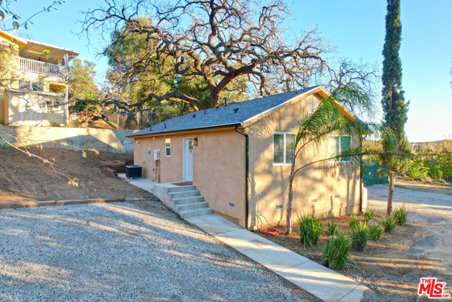9210 Ventura Way photo 2