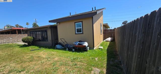 609 Banks Dr, Richmond CA: https://media.crmls.org/mediaz/9d03dfce-3155-49ce-8150-b140f62833dd.jpg