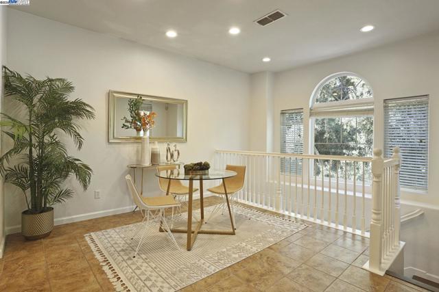 292 W Lucita Way, Mountain House CA: https://media.crmls.org/mediaz/9d044970-2583-4ce1-9e68-73a77fba4e59.jpg
