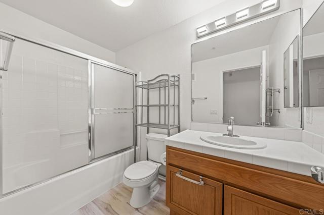 Detail Gallery Image 18 of 28 For 2842 Farragut Rd #130,  Point Loma,  CA 92106 - 2 Beds | 2/1 Baths