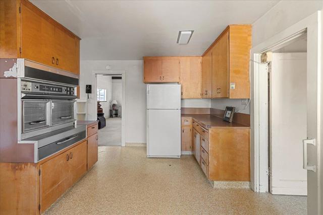 226 Harvest Street, Salinas CA: https://media.crmls.org/mediaz/9d04f49c-8e66-4ffe-8460-09eec97dfd69.jpg